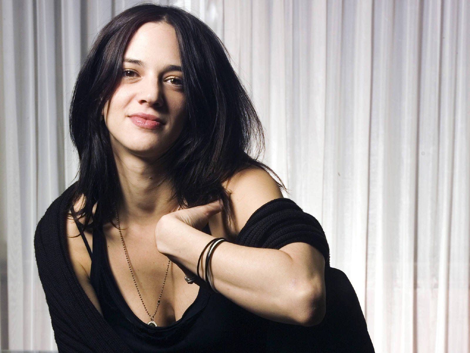 Asia argento nuda